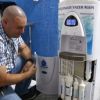 Brasileiro cria máquina que "fabrica" água