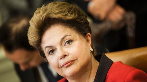 Depois de médicos, Dilma estuda importar engenheiros