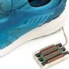 Dispositivo em sapato gera energia com força dos passos