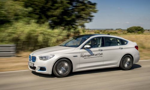 BMW começa a testar na rua carro movido a hidrogênio