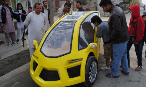 Afegão constrói carro movido a energia solar com apenas 2 mil dólares