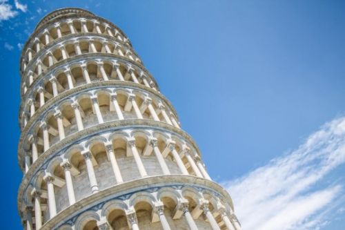 Revelado mistério da sobrevivência da Torre de Pisa aos sismos em Itália